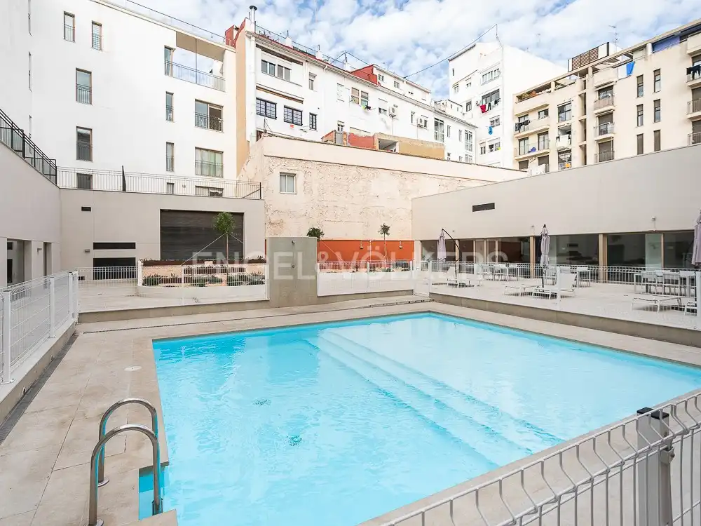 Piscina de Pis de lloguer en Valencia amb Aire condicionat, Calefacció i Terrassa