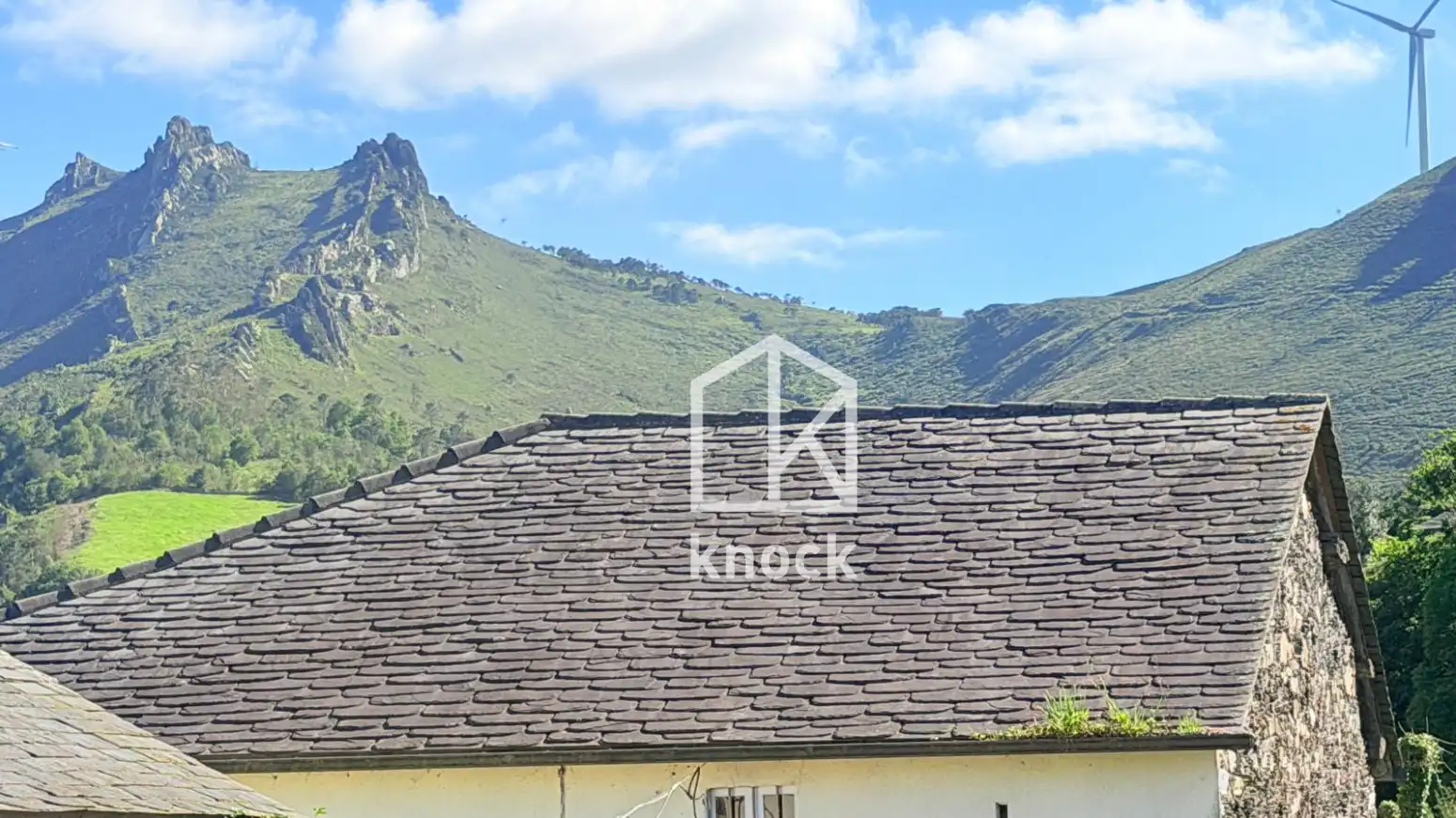 Vista exterior de Casa o xalet en venda en Valdés - Luarca amb Calefacció i Jardí privat