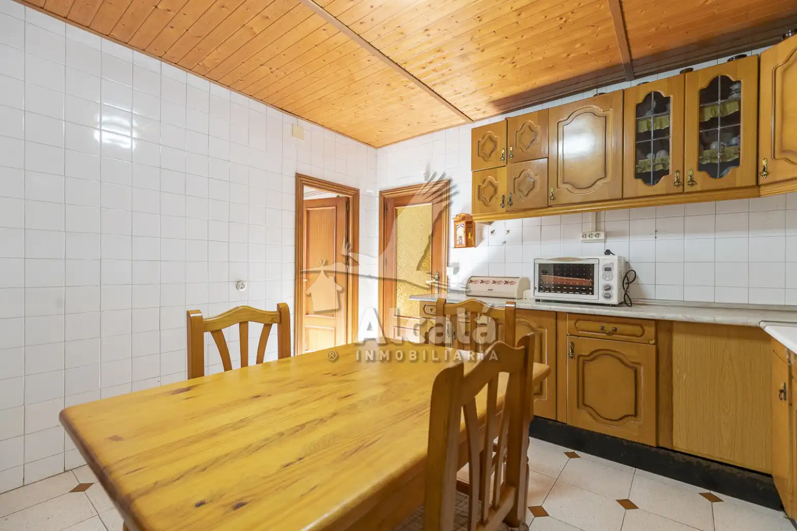 Cuina de Casa o xalet en venda en Alcalá de Henares amb Calefacció, Traster i Balcó