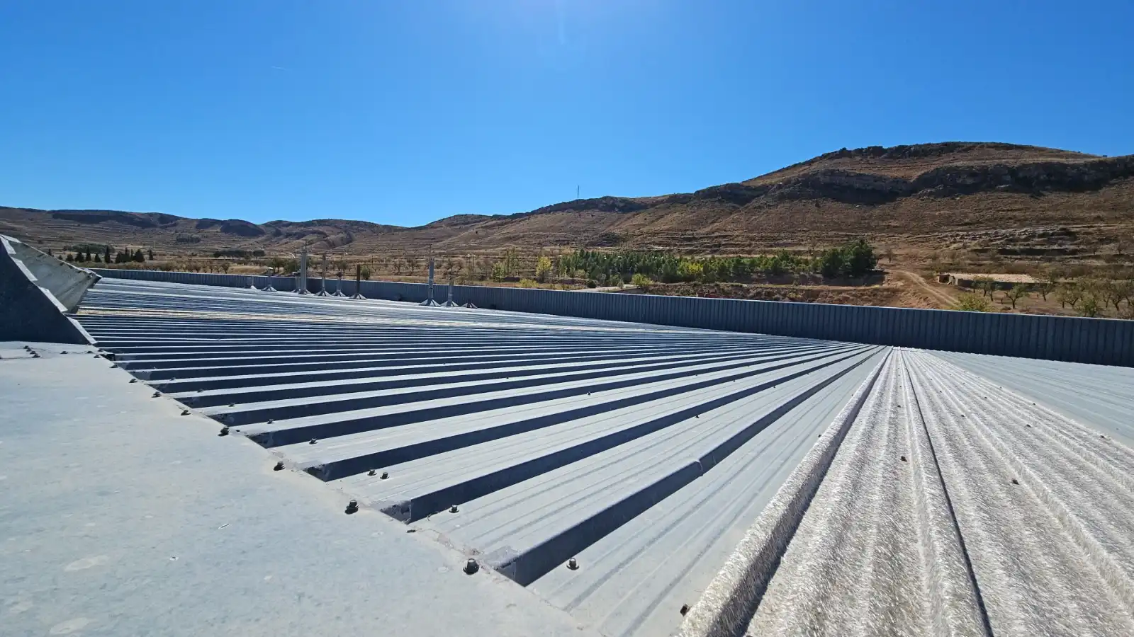 Vista exterior de Nave industrial en venta en Alhama de Aragón