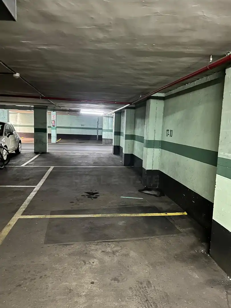 Parkplatz von Garage zum Verkauf in Madrid