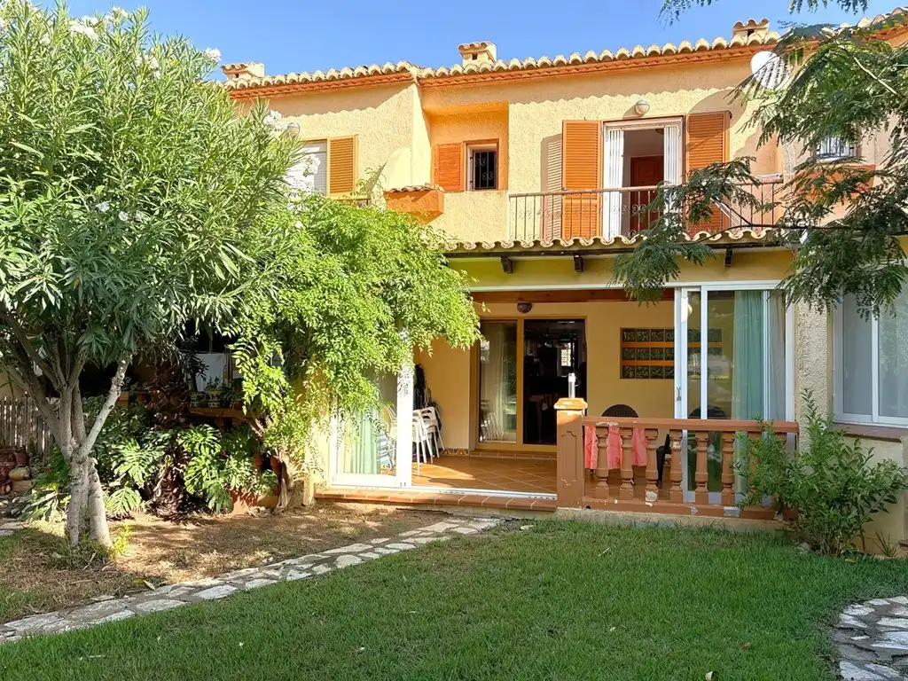 Garten von Einfamilien-Reihenhaus zum Verkauf in Dénia mit Klimaanlage, Terrasse und Balkon