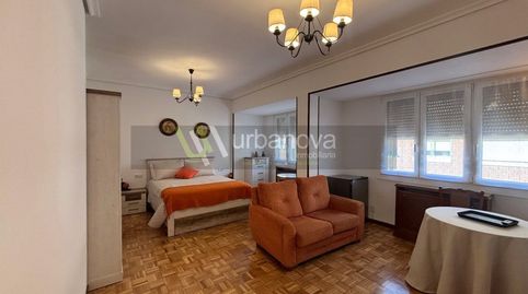 Foto 4 de Piso de alquiler en Gran Via, Logroño