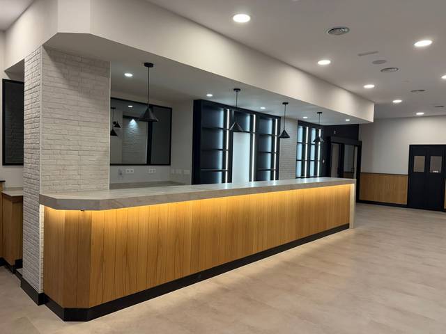 Local comercial en Alquiler en Calle Elías Serra Rafols, 4 en La Laguna