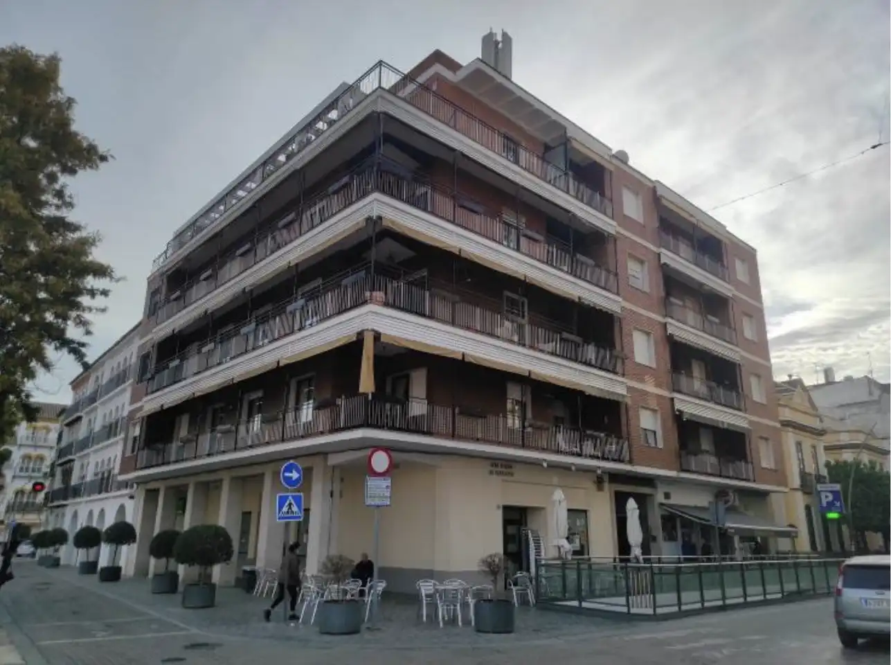 Business premises to rent in Miguel De Cervantes