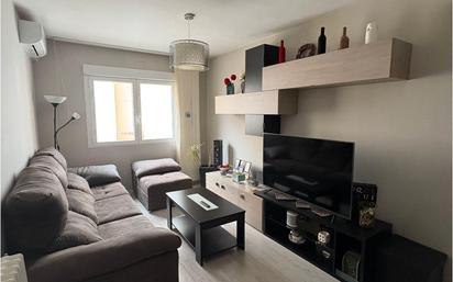 Living room of Flat for sale in  Madrid Capital  with Air Conditioner, Heating and Furnished
