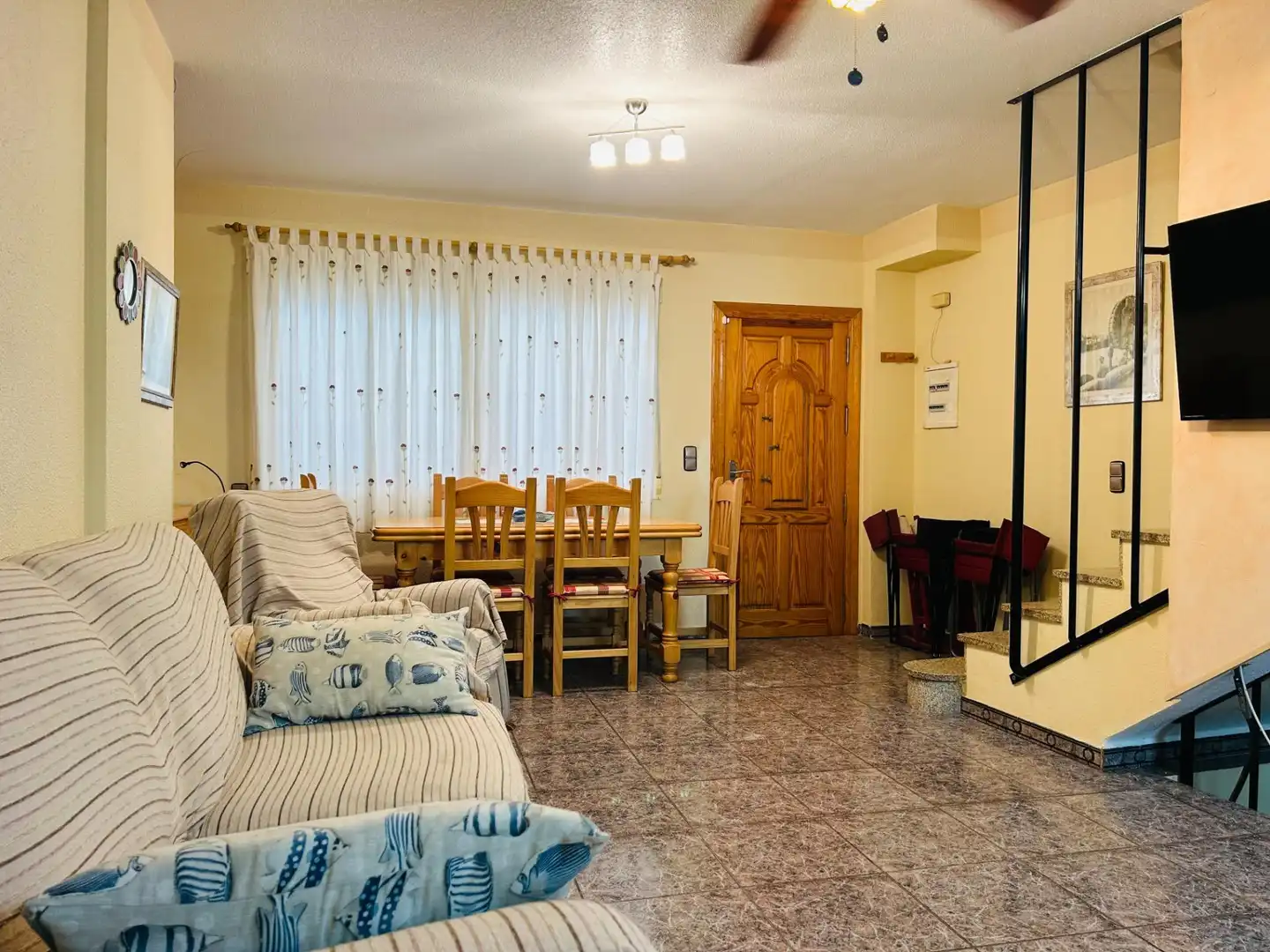 Sala d'estar de Casa o xalet en venda en Los Alcázares amb Aire condicionat, Terrassa i Moblat