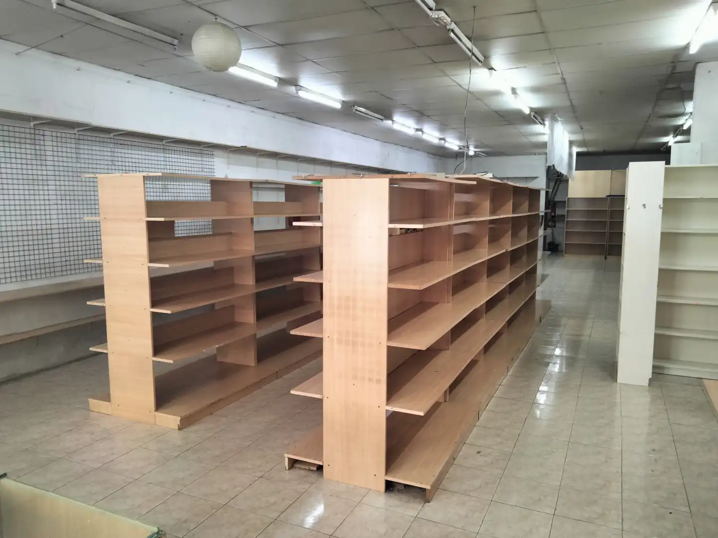 Geschaftsraum zur Miete in Oeste