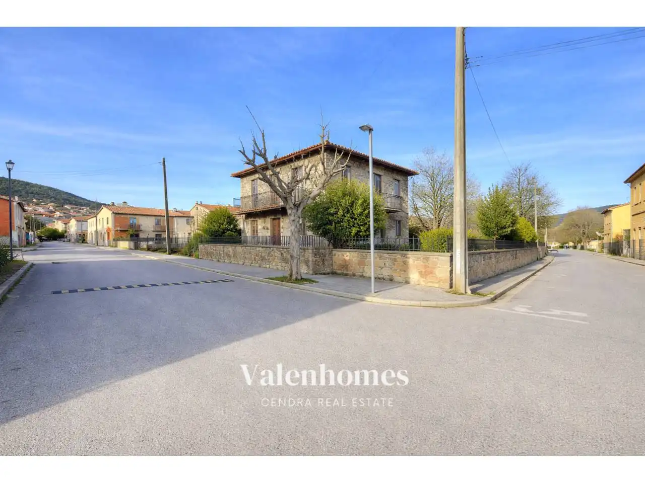 Vista exterior de Casa o xalet en venda en L'Estany amb Calefacció, Jardí privat i Terrassa