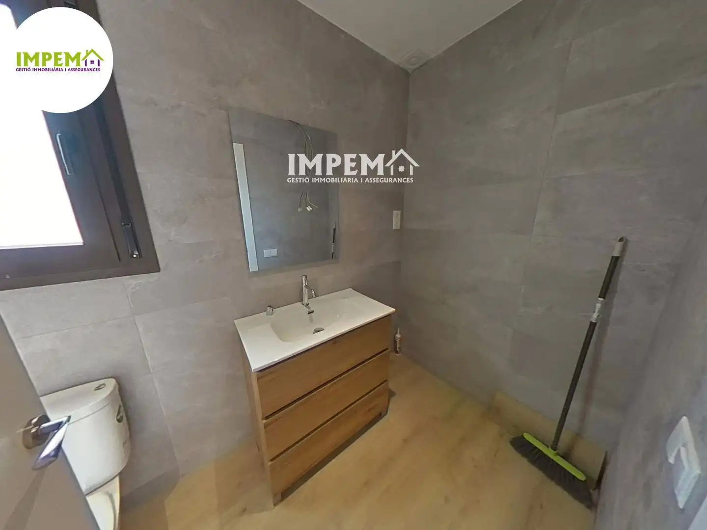 Baño de Ático en venta en Masquefa con Calefacción, Terraza y Alarma