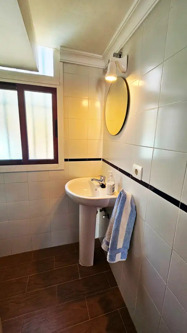 Baño de Casa adosada en venta en Aroche con Aire acondicionado, Jardín privado y Amueblado