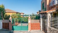 Exterior view of House or chalet for sale in La Zubia  with Private garden, Swimming Pool and Balcony