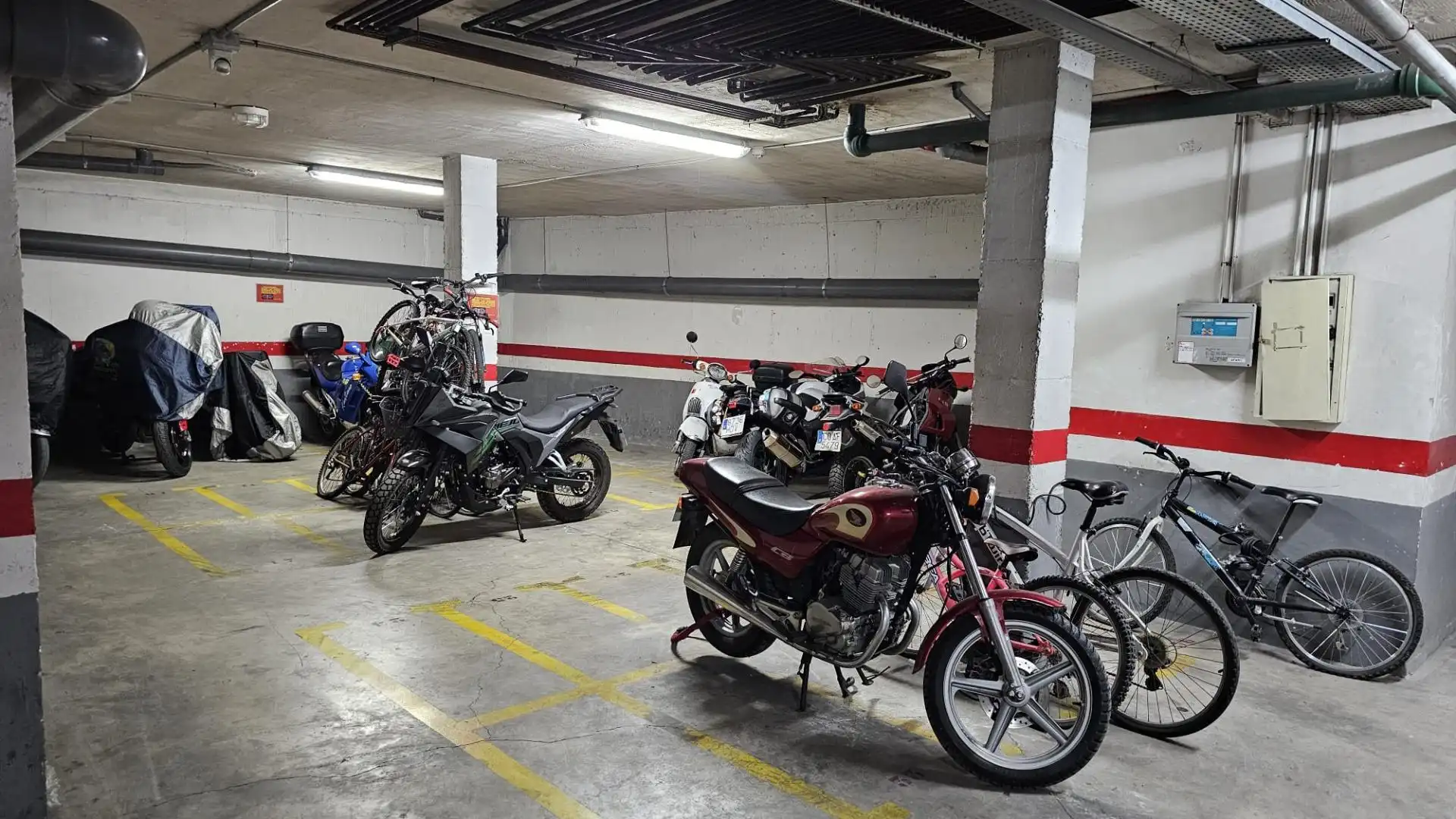 Aparcament de Casa o xalet en venda en Córdoba amb Aire condicionat i Traster