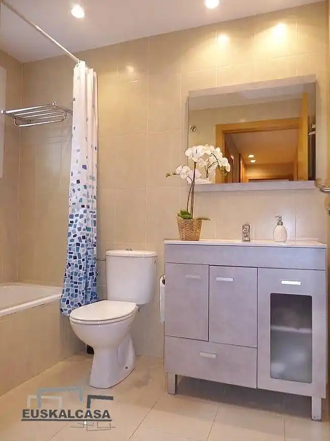 Baño de Piso en venta en Errekalde