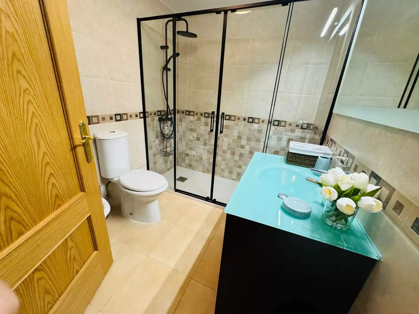 Bathroom of Duplexes for rent in Sevilla la Nueva  with Air Conditioner, Heating and Storage room