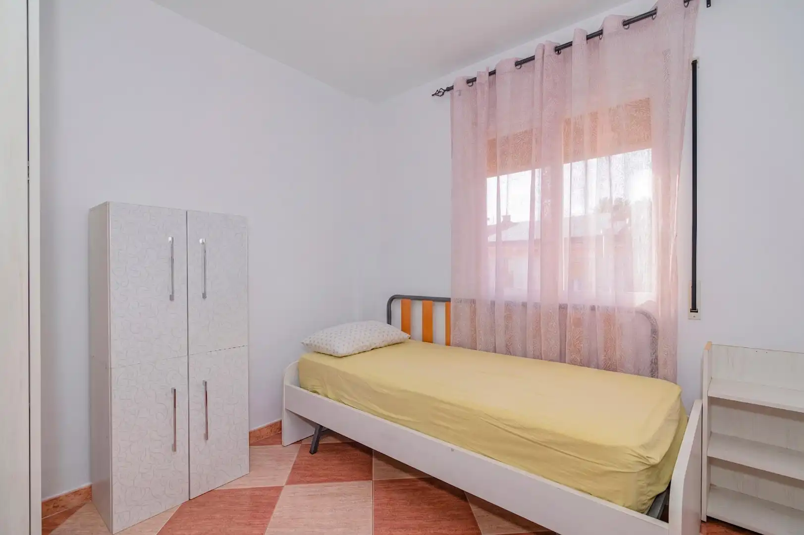 Dormitori de Casa adosada en venda en Cijuela amb Aire condicionat, Calefacció i Jardí privat