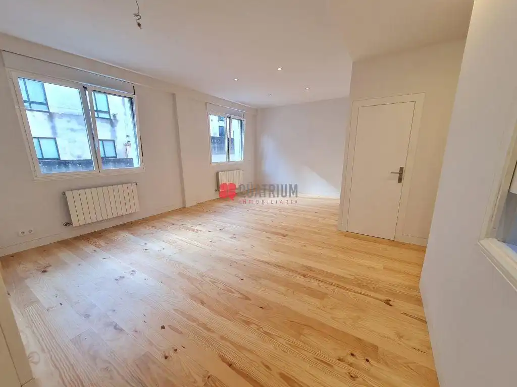 Bedroom of Flat for rent in Santiago de Compostela   with Heating