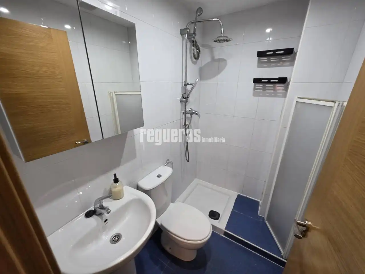 Bathroom of Apartments for sale in Avilés  with Heating, Storage room and Furnished
