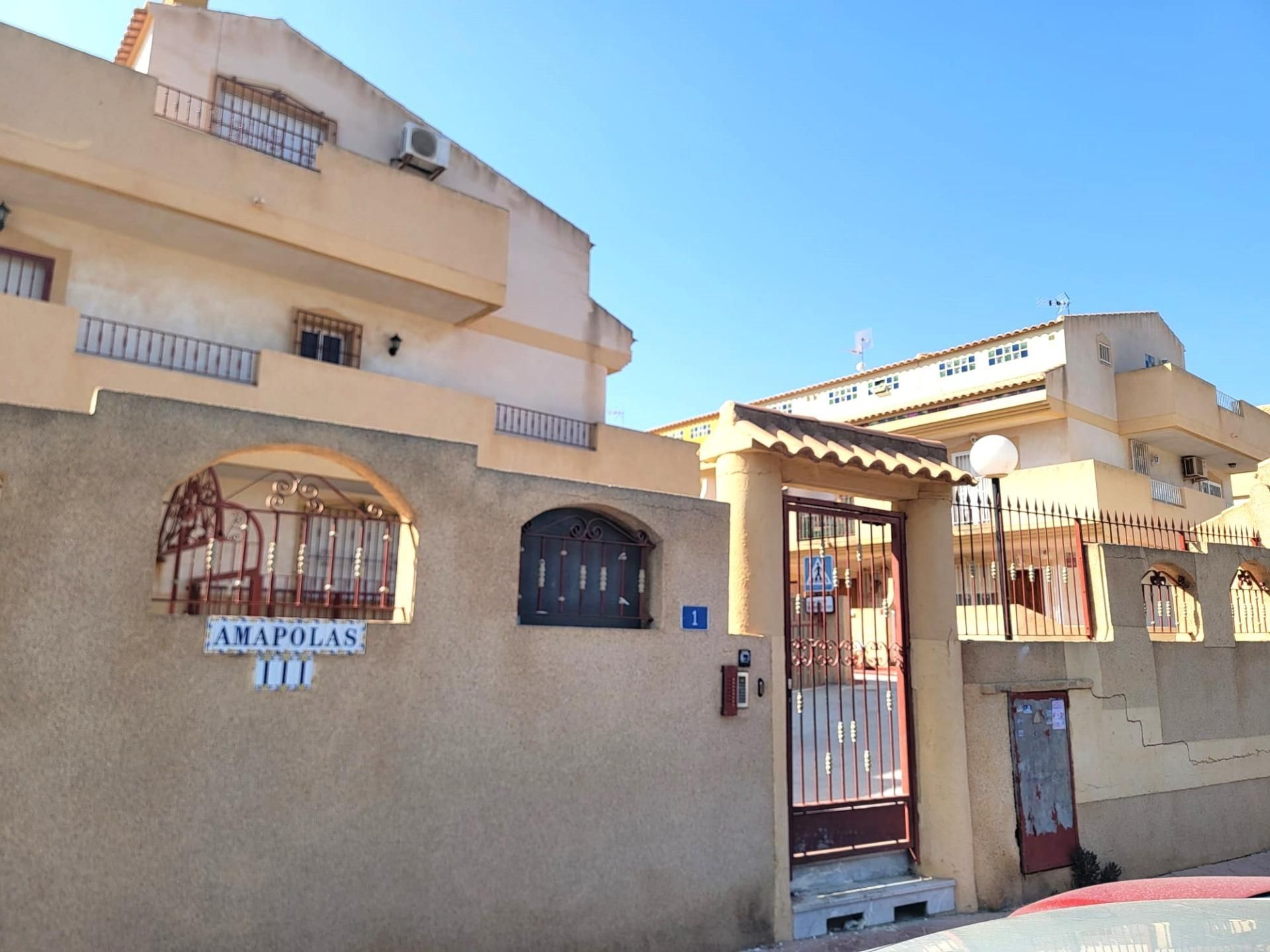 Casa adosada en venda a Calle de Nicolás Bussi, Playa Flamenca