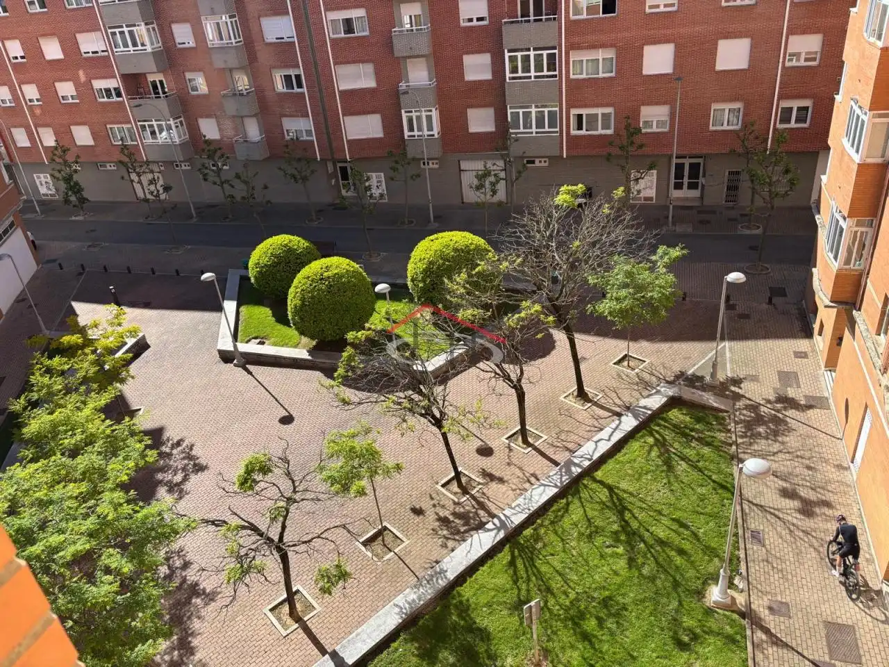 Vista exterior de Apartamento de alquiler en León Capital  con Calefacción, Parquet y Terraza