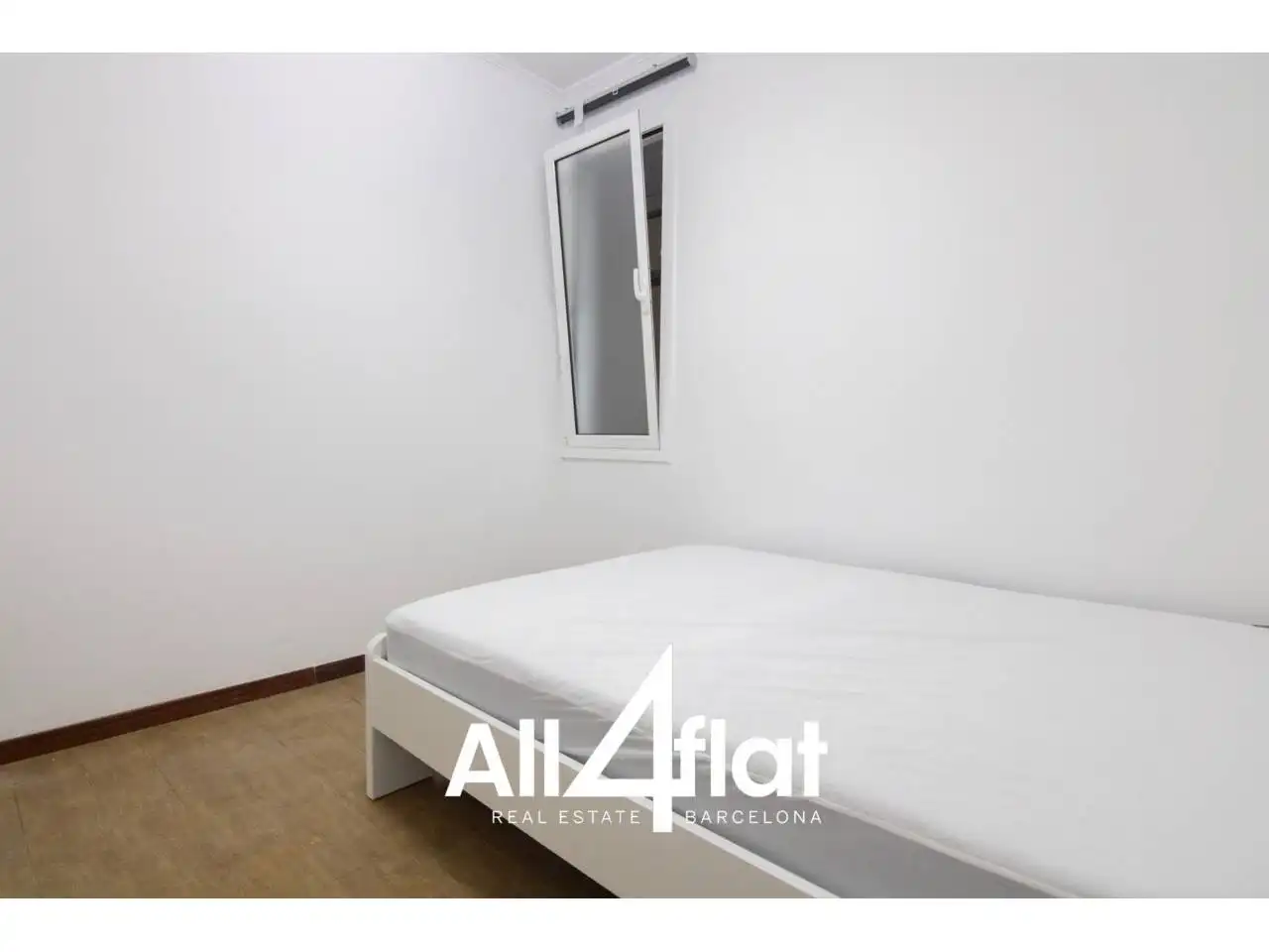 Habitación de Piso de alquiler en Barcelona con Calefacción, Amueblado y Balcón