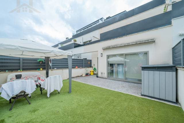 Casa adosada en Venta en Sur - PAU 4