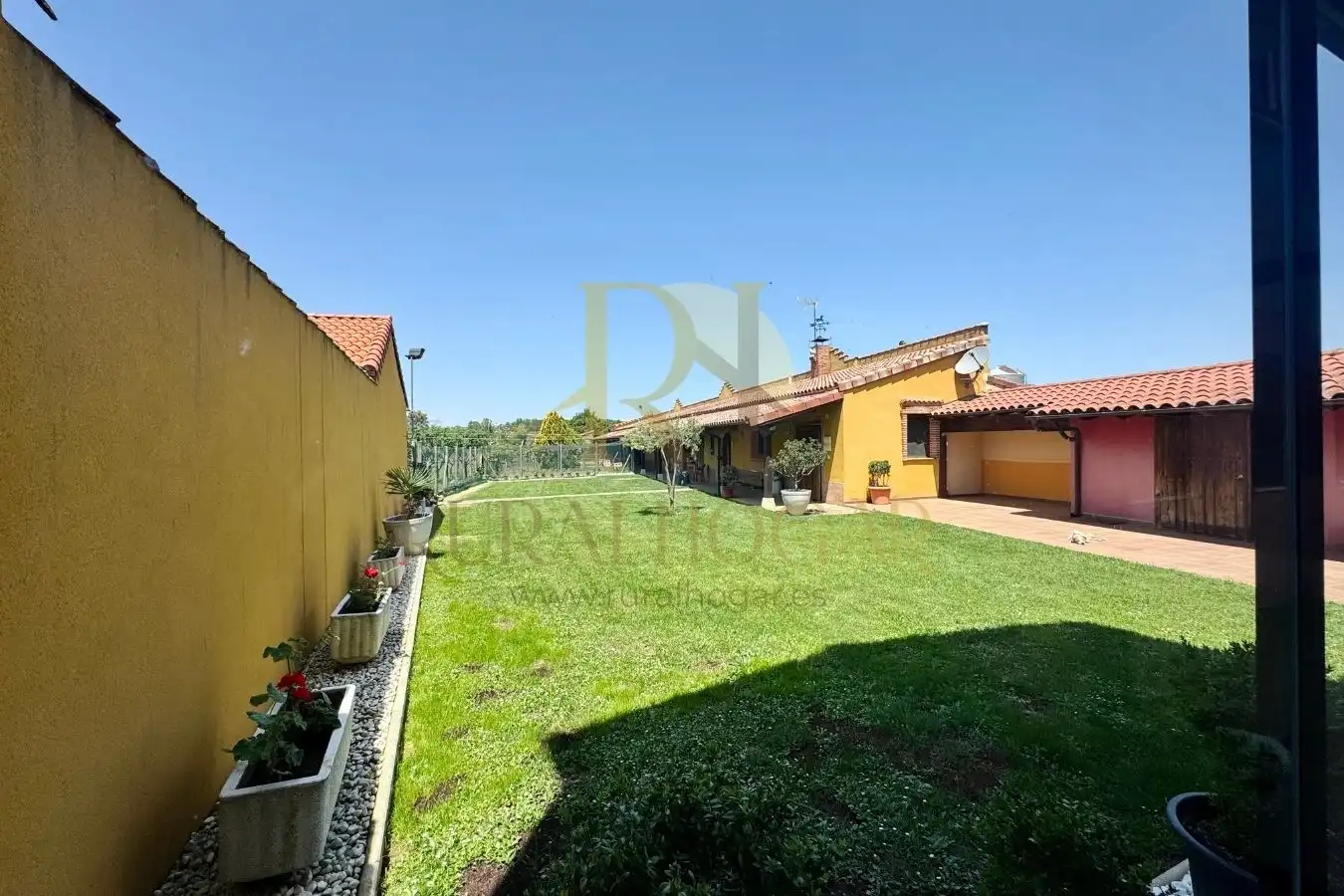 Vista exterior de Casa o chalet en venta en Valdepolo con Calefacción, Jardín privado y Terraza