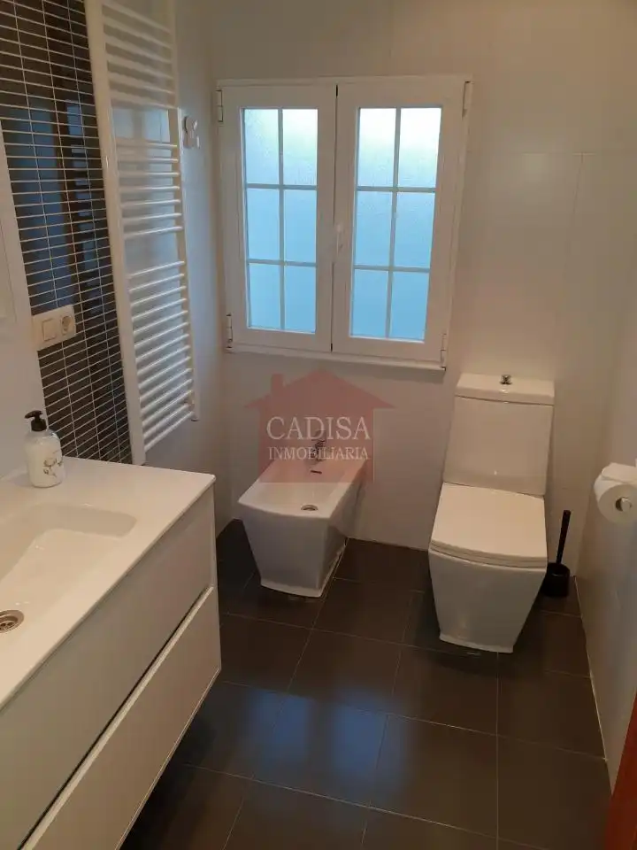 Bany de Àtic en venda en Salamanca amb Calefacció, Terrassa i Moblat
