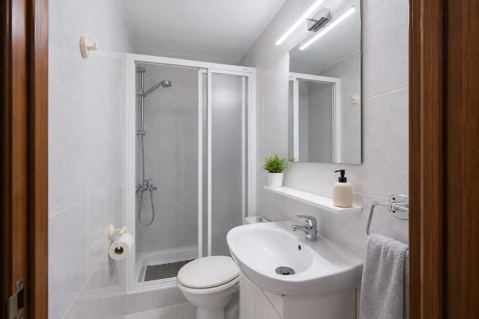 Badezimmer von Wohnung zum Verkauf in Madrid mit Klimaanlage, Heizung und Terrasse