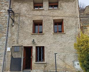 Vista exterior de Casa o xalet en venda en Toses amb Calefacció, Parquet i Moblat