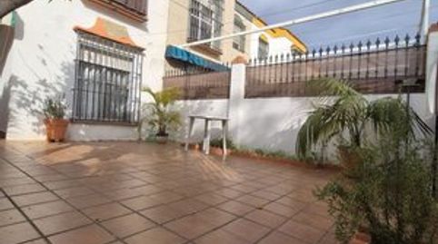 Foto 4 de Casa adosada en venta en Centro, Bormujos