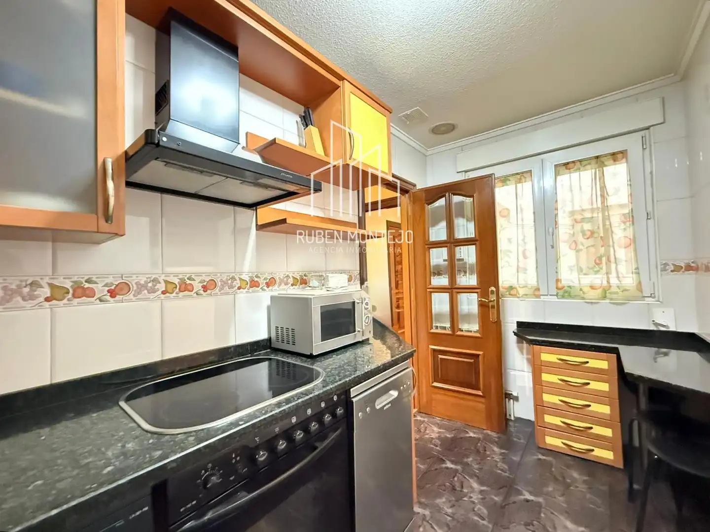 Küche von Wohnung zur Miete in Salamanca mit Heizung, Parkett und Terrasse