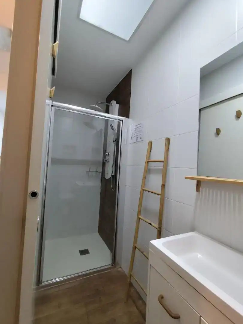 Bany de Apartament en venda en Cáceres Capital amb Aire condicionat i Piscina
