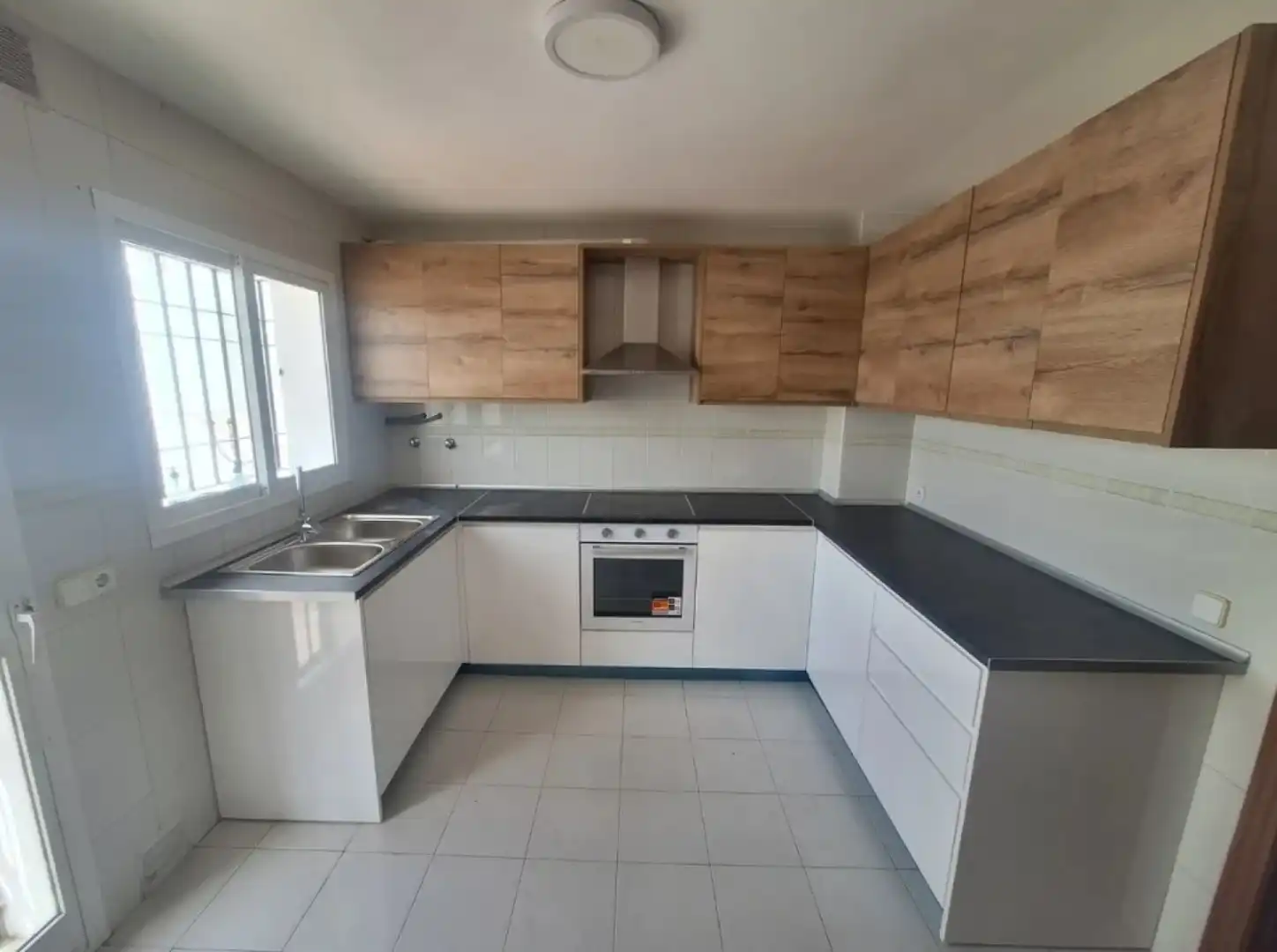 Cuina de Casa o xalet de lloguer en Málaga amb Rentadora i Microones