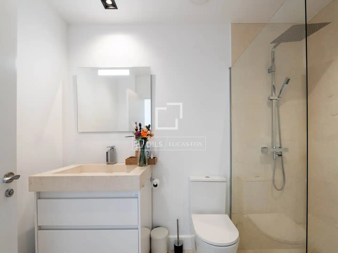 Bany de Casa o xalet en venda en Torrelodones amb Jardí privat, Terrassa i Traster