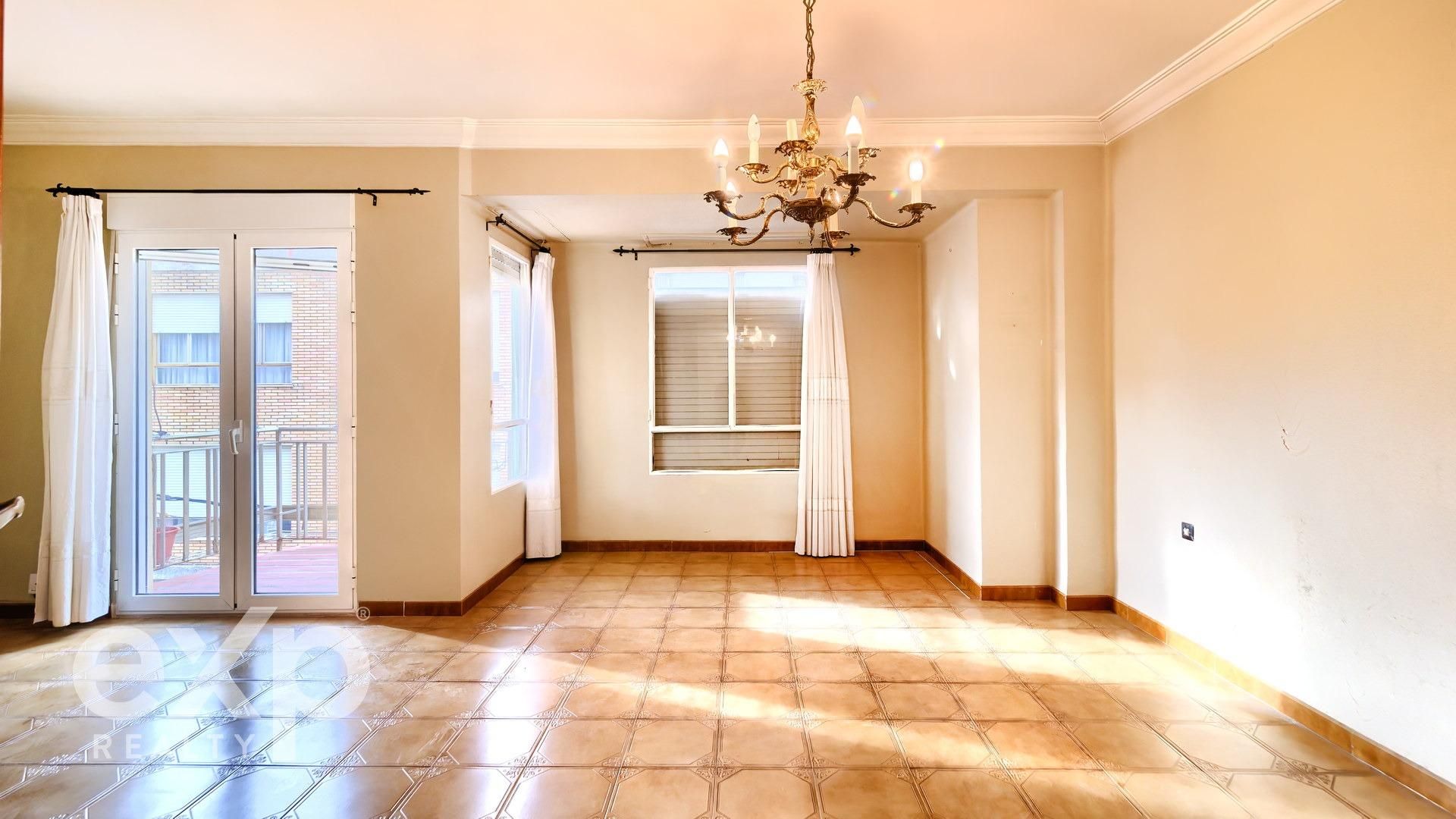 Menjador de Pis en venda en Benifaió amb Traster i Balcó