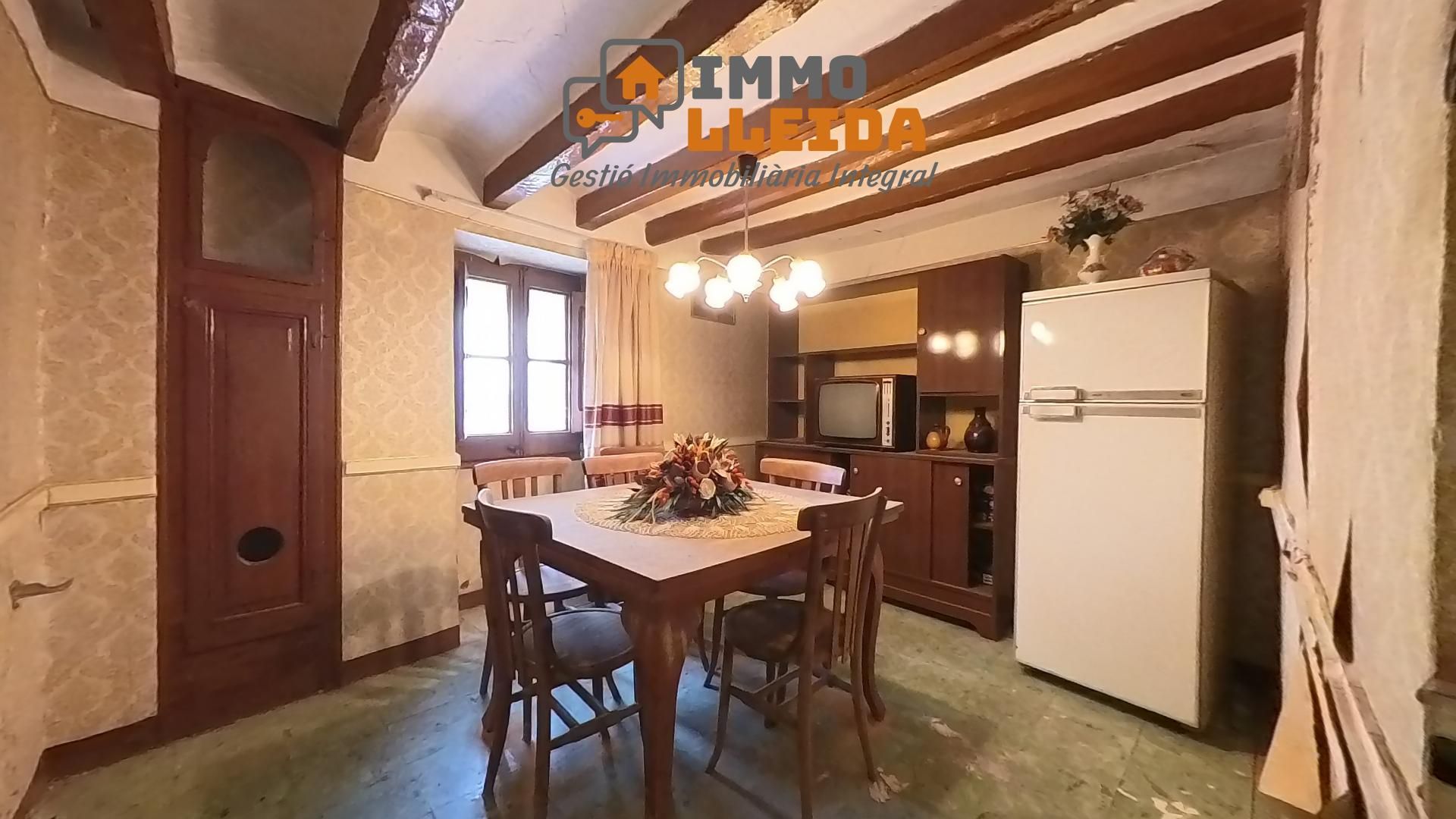 Exterior view of Single-family semi-detached for sale in Cervera  with Storage room, Oven and Balcony