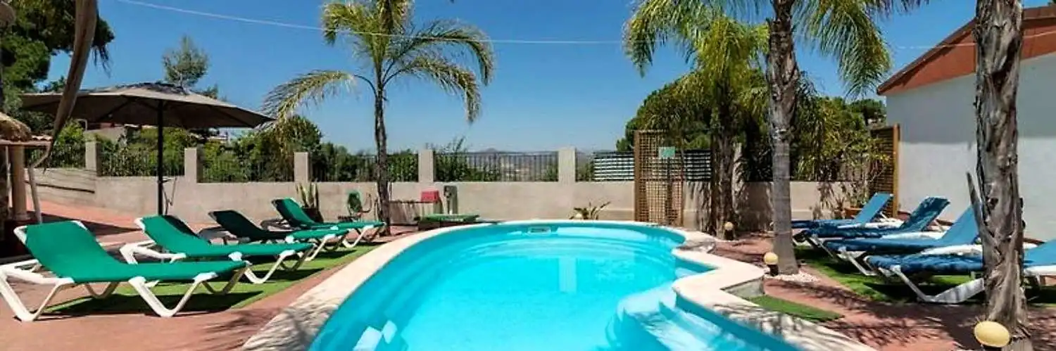 Piscina de Casa o xalet en venda en Alhaurín de la Torre amb Aire condicionat, Calefacció i Terrassa