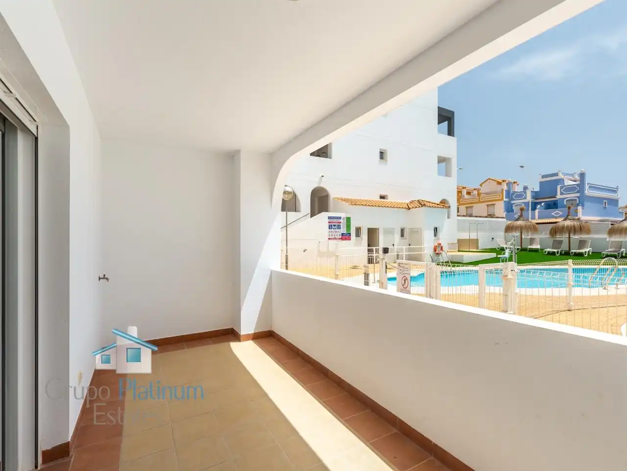 Apartamento con piscina en venta en San Juan de los Terreros