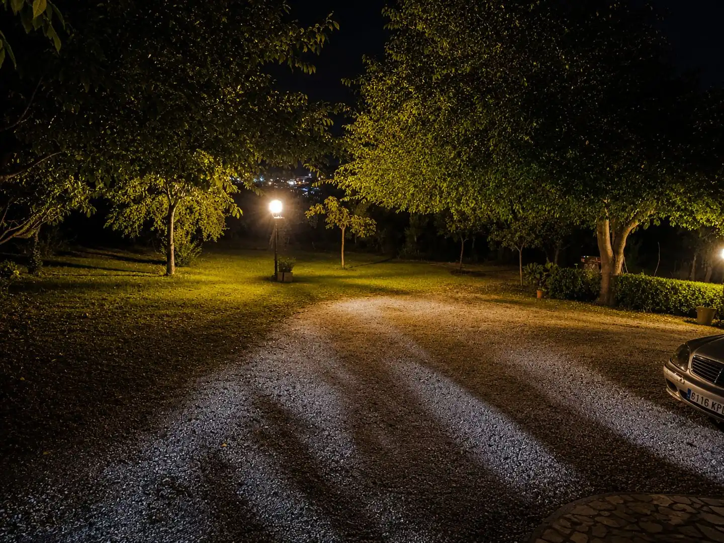 Vista exterior de Casa o xalet en venda en Sevilla amb Aire condicionat, Jardí privat i Terrassa