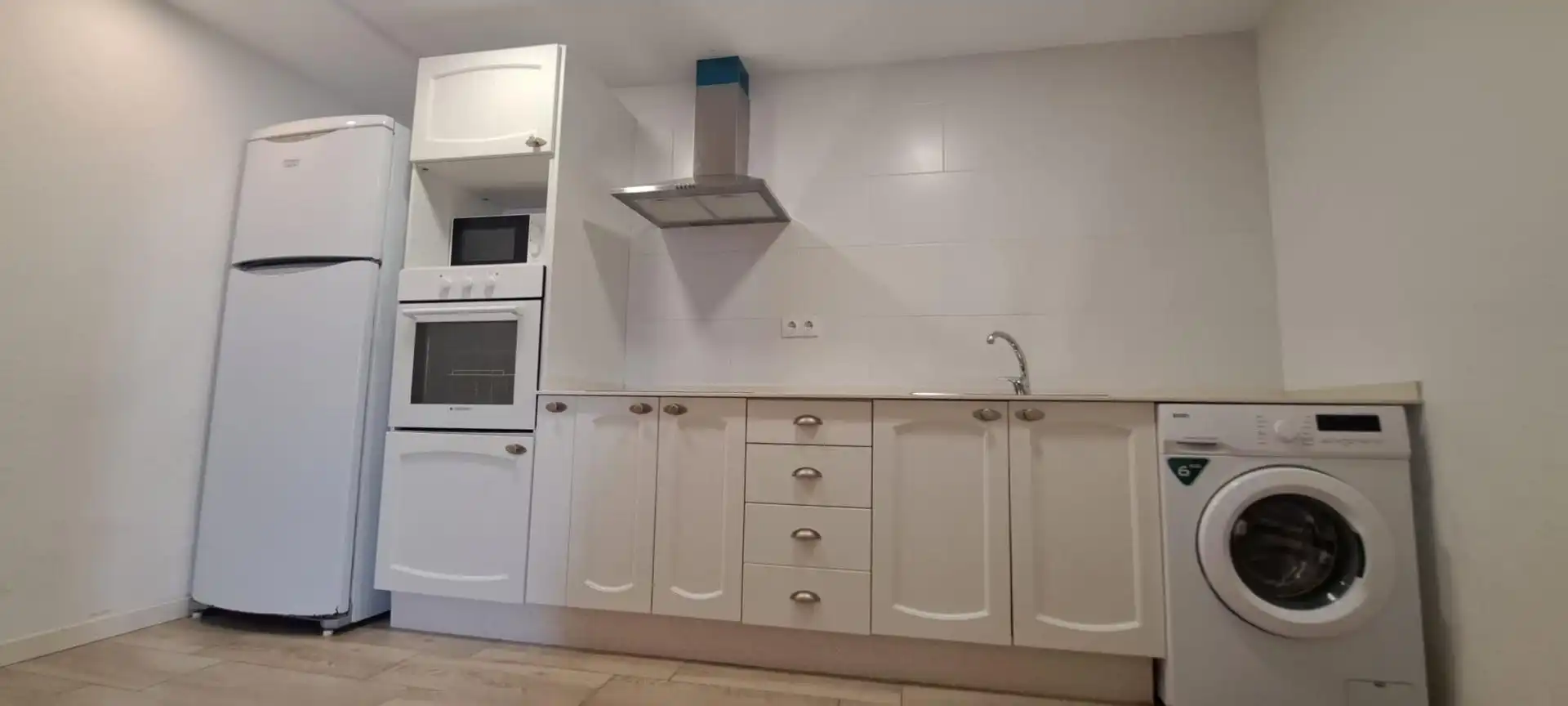 Cuina de Loft de lloguer en Santa Pola amb Aire condicionat, Jardí privat i Terrassa