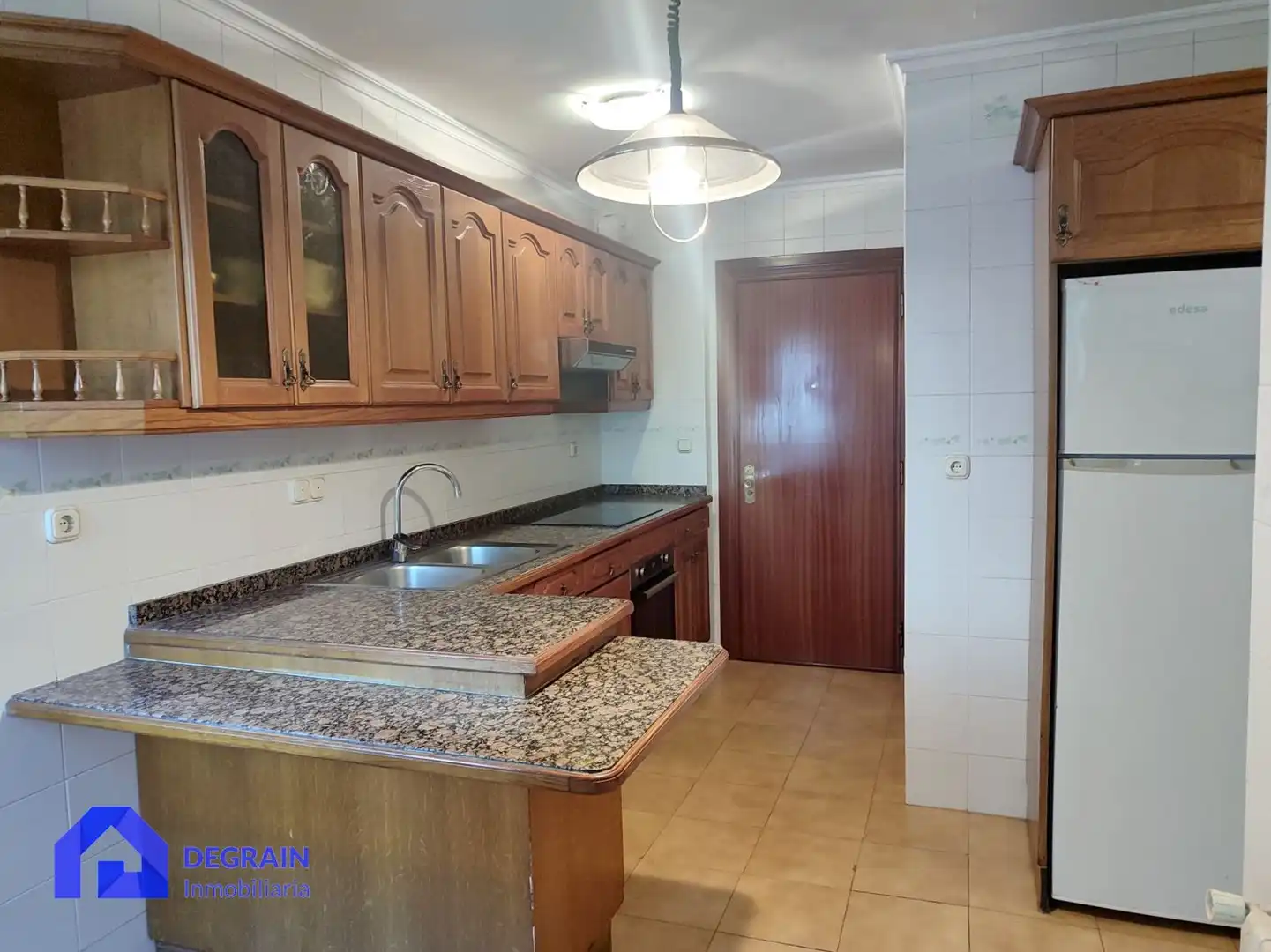 Cocina de Piso de alquiler en Oviedo  con Terraza y Trastero