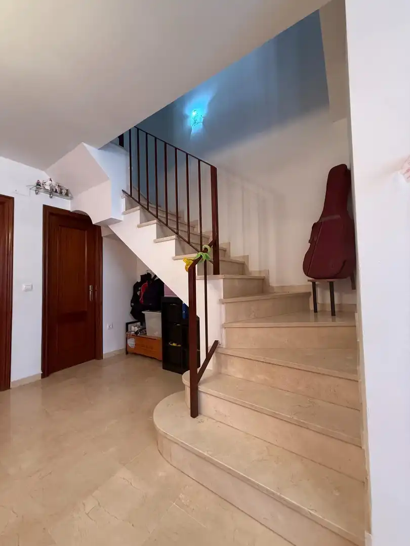Casa adosada en venda en Bollullos de la Mitación amb Jardí privat