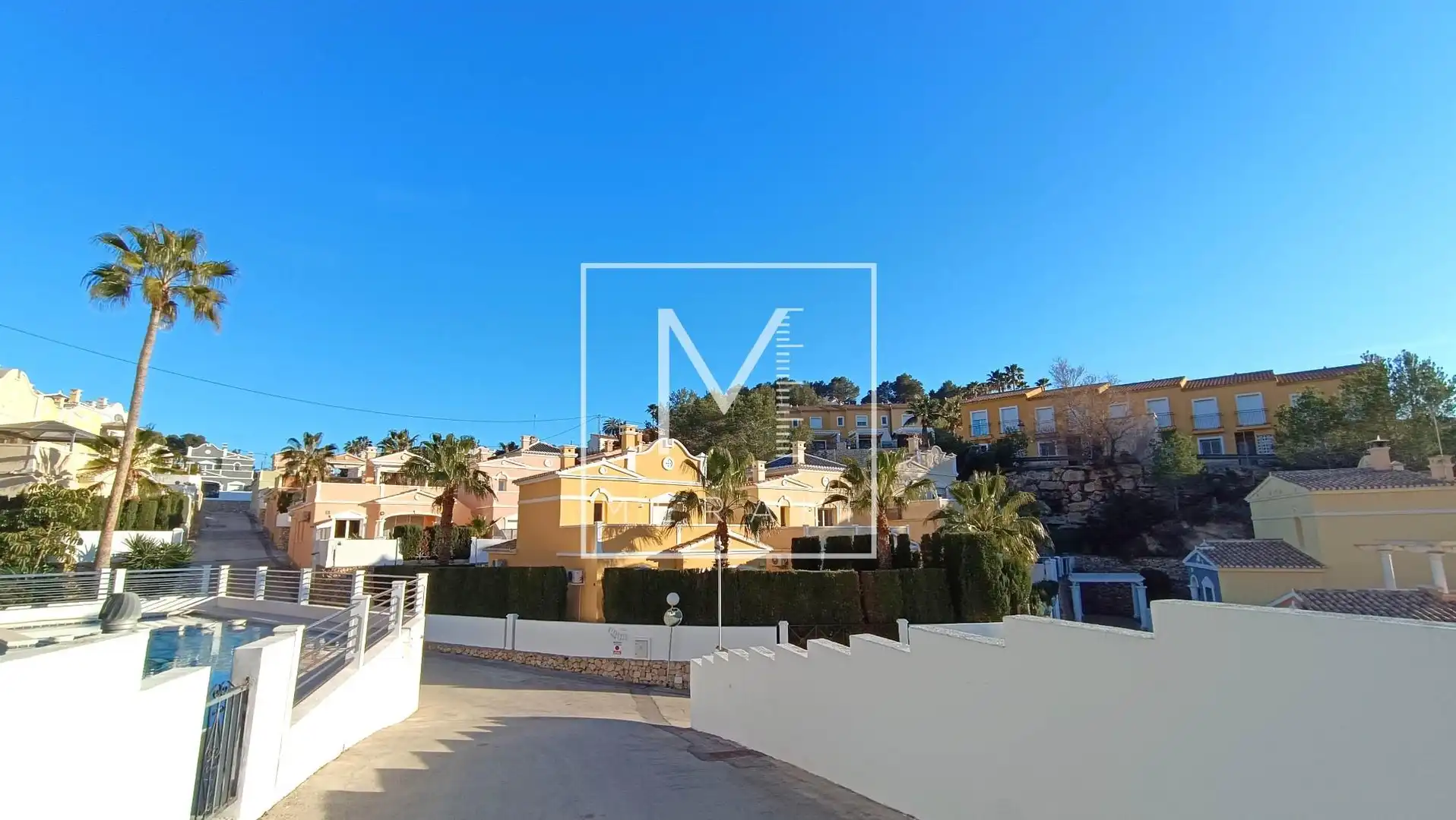 Vista exterior de Casa o xalet en venda en Calpe / Calp amb Aire condicionat, Calefacció i Jardí privat