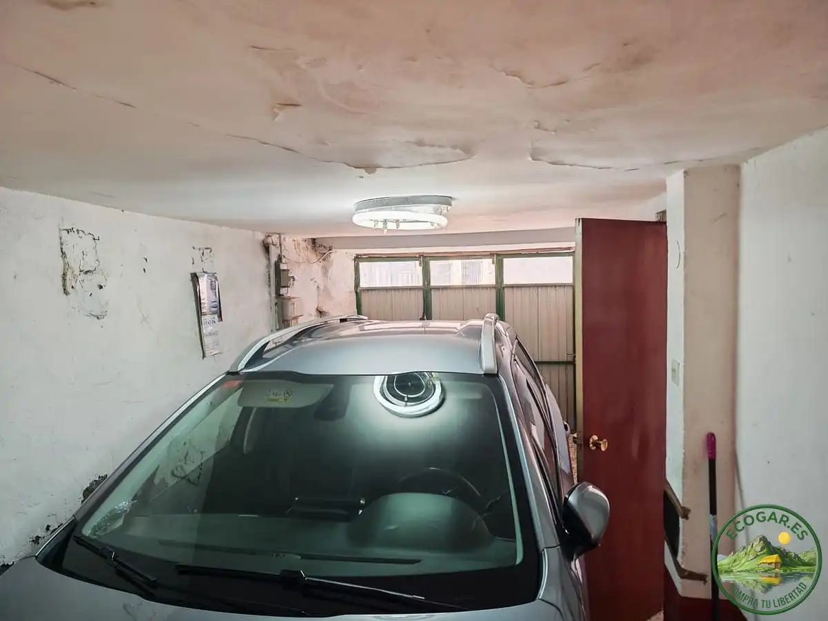Aparcament de Casa o xalet en venda en Castropodame amb Jardí privat i Traster