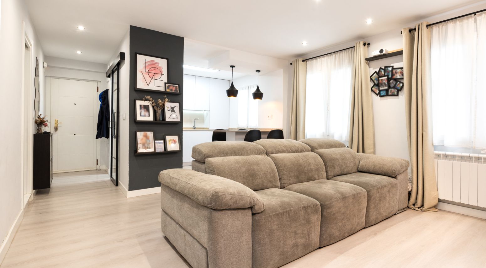 Living room of Flat for sale in Oviedo   with Heating and Storage room