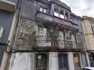 Casa amb jardí en venda a Vimianzo