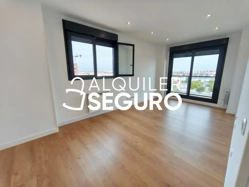Flat for rent in Móstoles  with Air Conditioner, Heating and Terrace