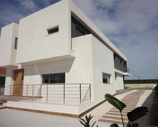 Vista exterior de Casa o xalet en venda en Elche / Elx amb Jardí privat i Piscina