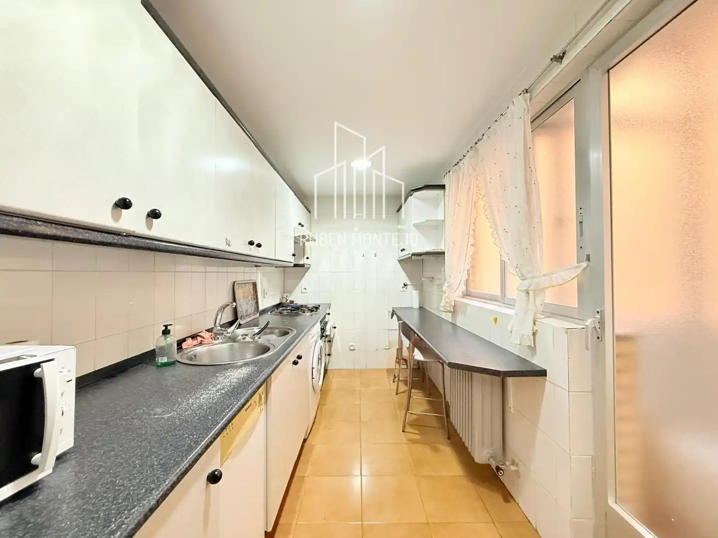 Kitchen of Flat for sale in Salamanca  with Heating, Terrace and Storage room
